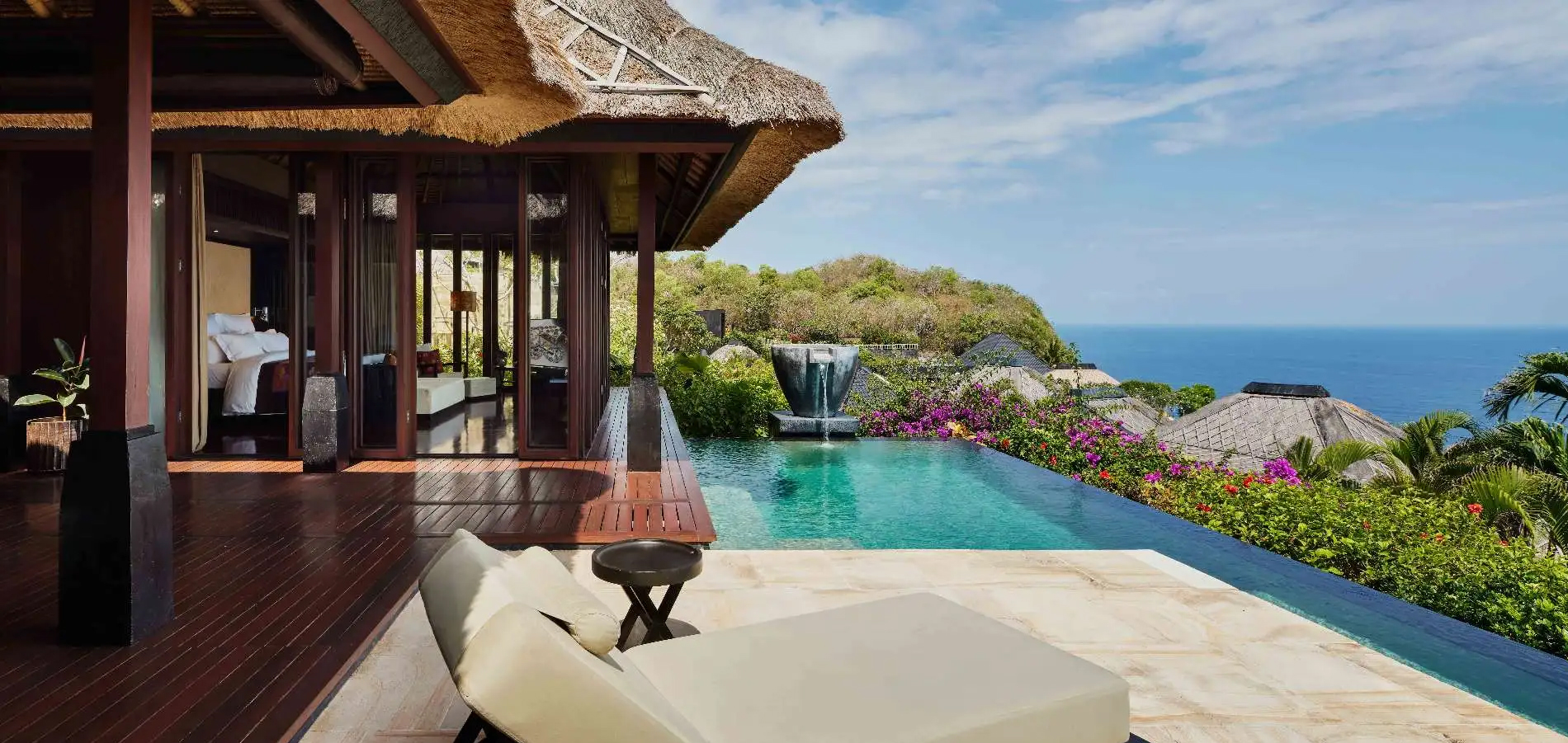 巴厘岛宝格丽度假酒店 background