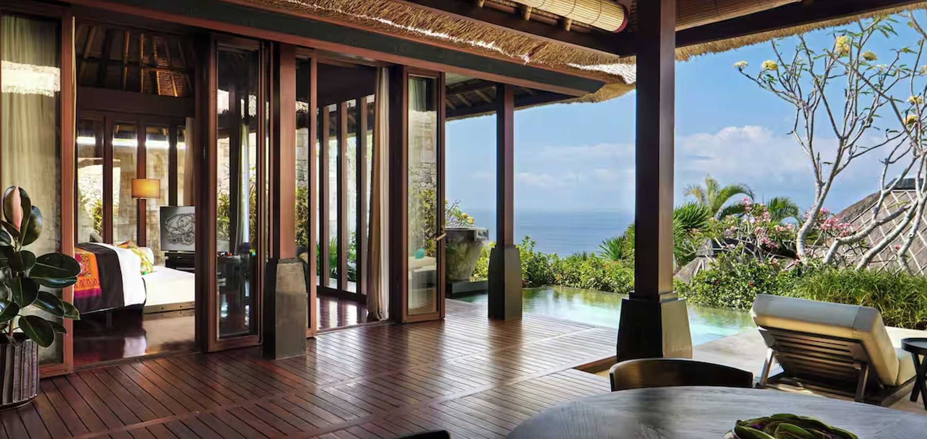 巴厘岛宝格丽度假酒店 background