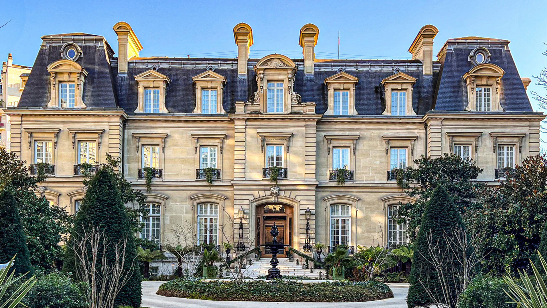 罗莱夏朵 background