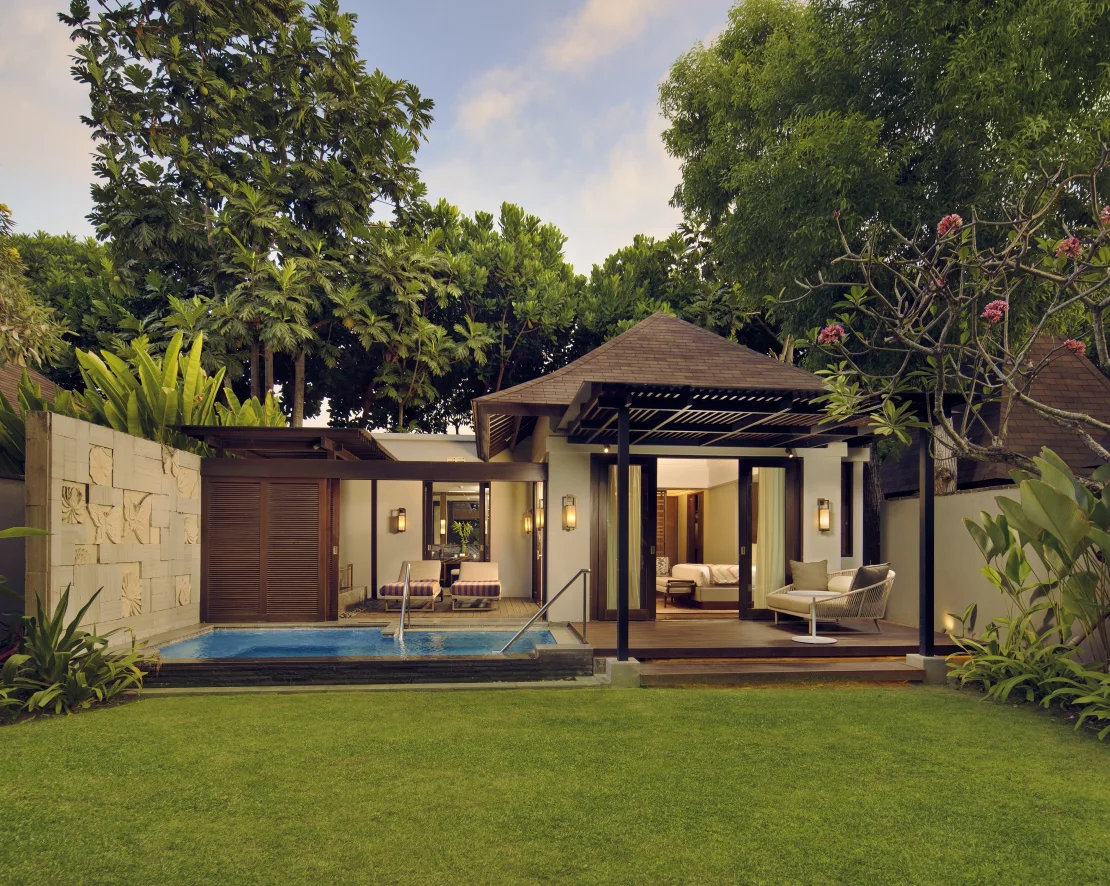 巴厘岛康莱德酒店 background