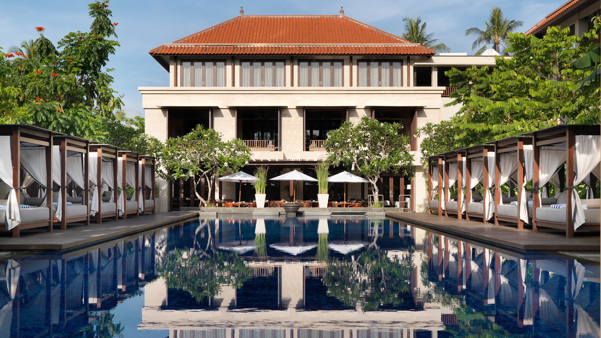 巴厘岛康莱德酒店 background