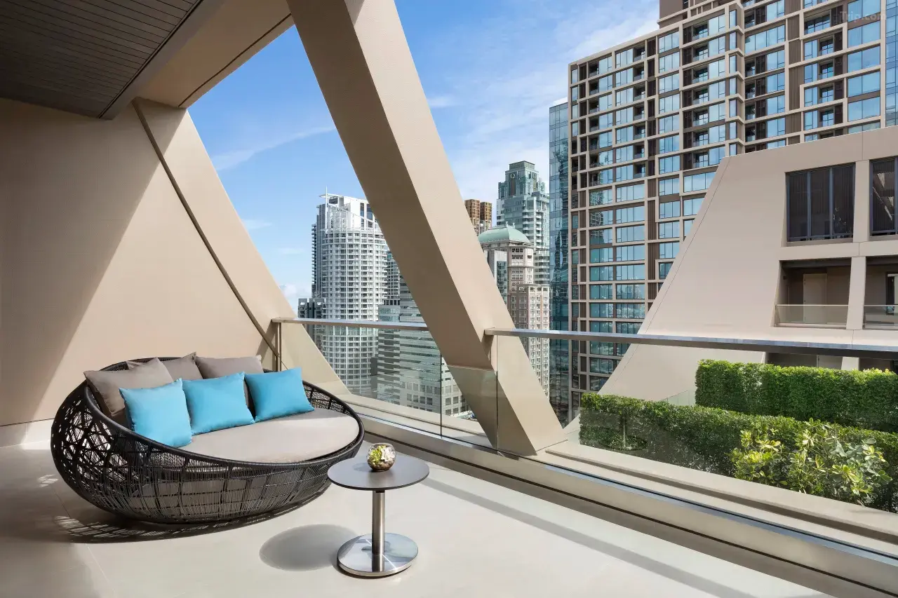 曼谷新通凯宾斯基酒店 background