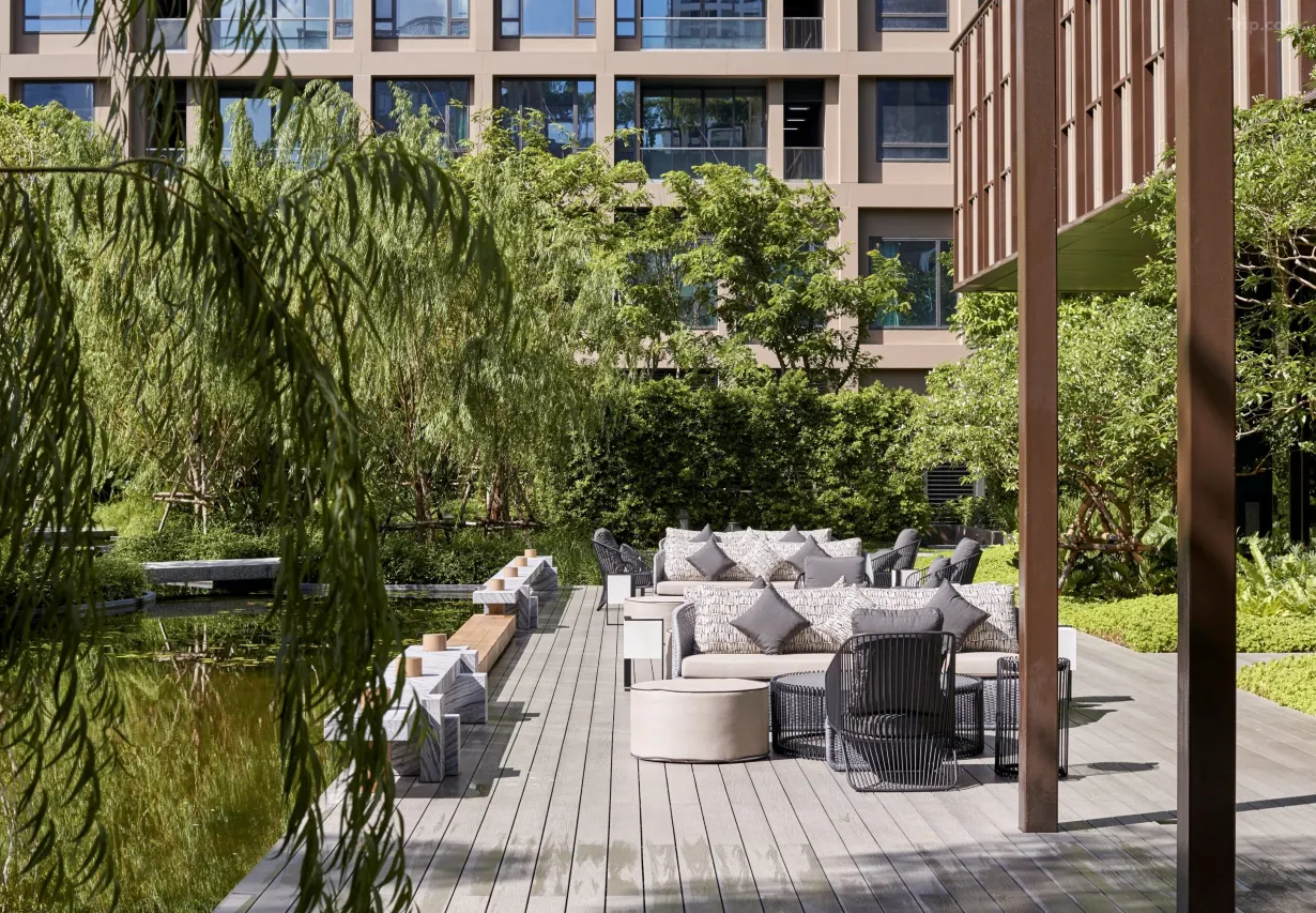 曼谷金普顿枚兰酒店 background