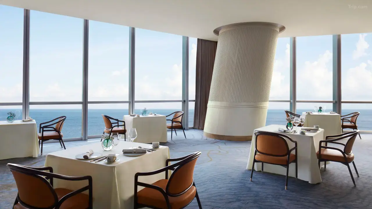 青岛瑞吉酒店 background