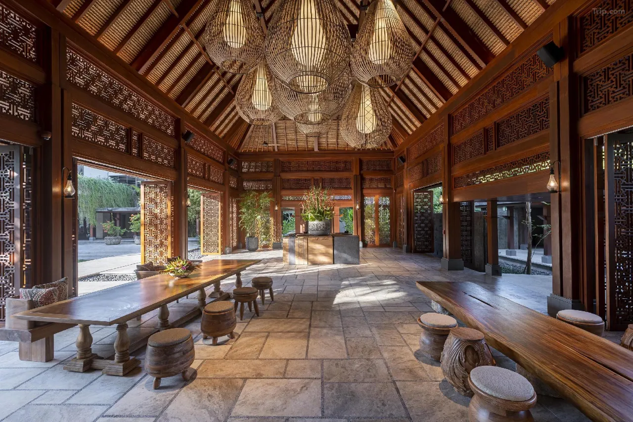 巴厘岛安达仕酒店 background