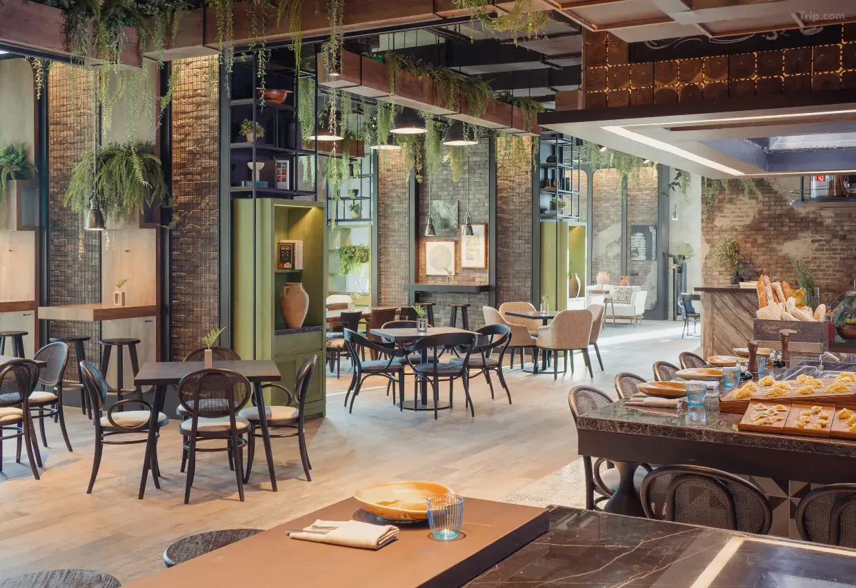 曼谷金普顿枚兰酒店 background