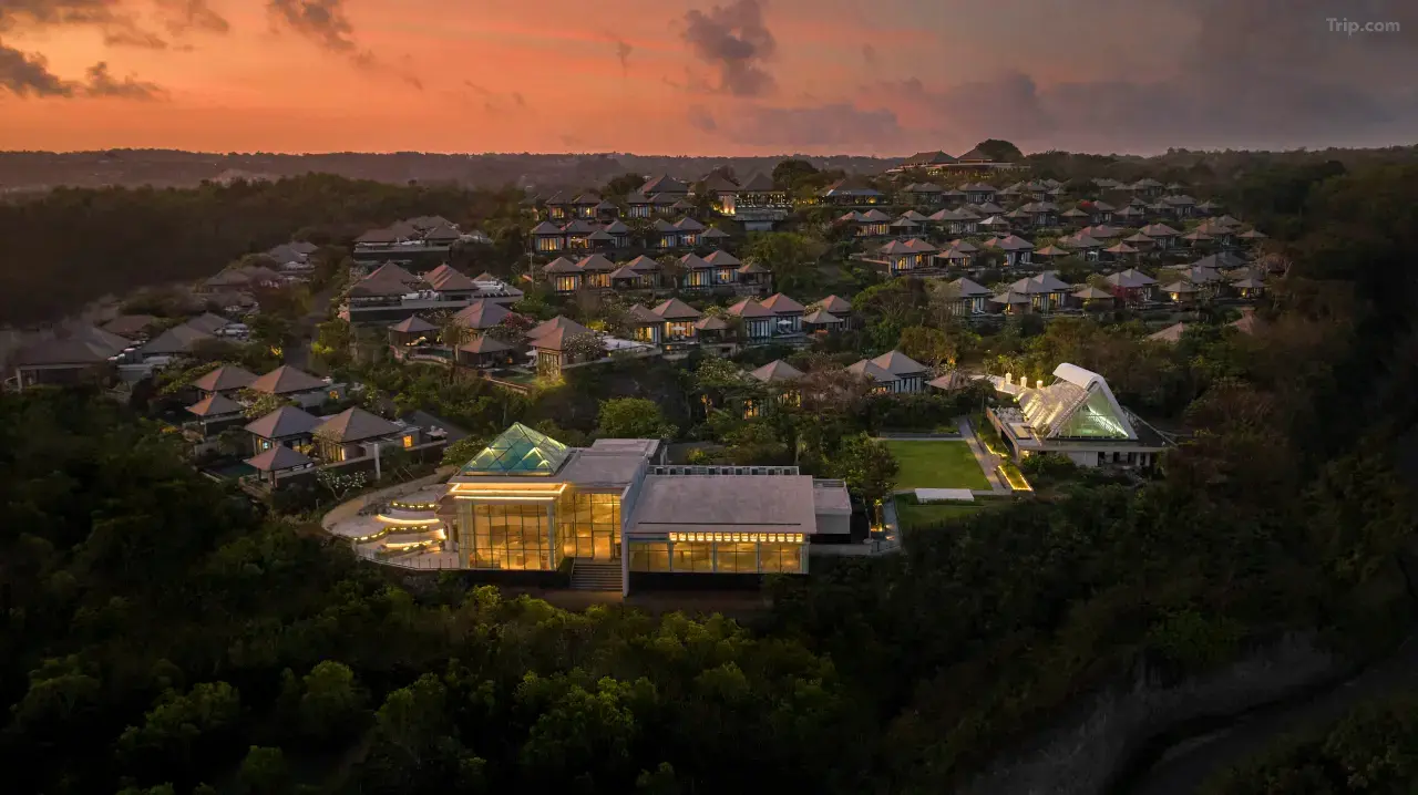 巴厘岛乌玛纳 LXR 酒店及度假村 background