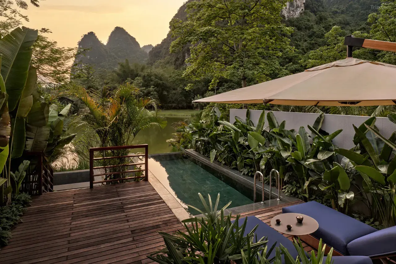 广西崇左秘境丽世度假村 background