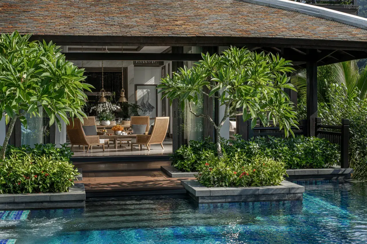 岘港太阳半岛度假村洲际酒店 background