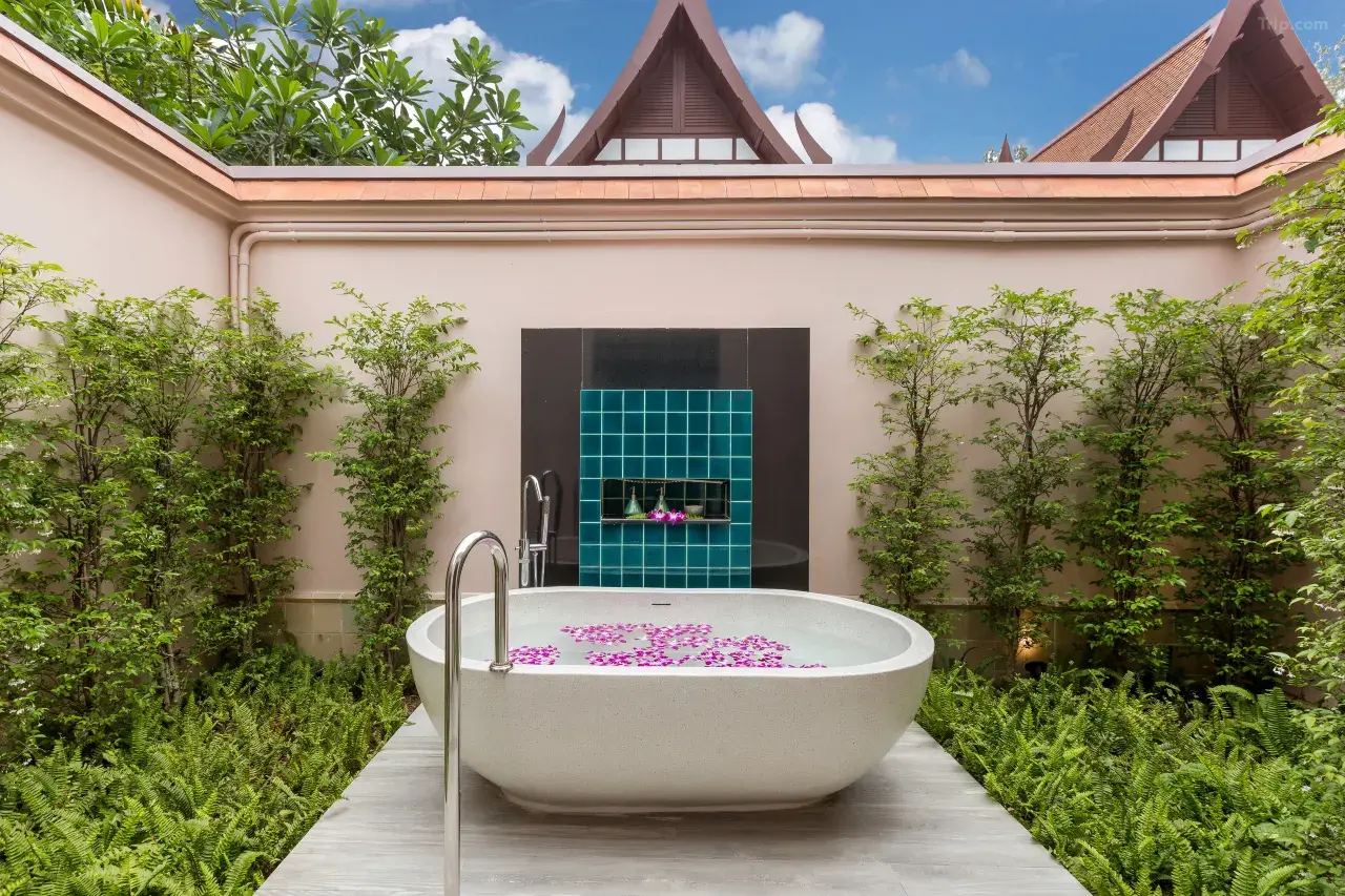 普吉岛悦榕庄 background