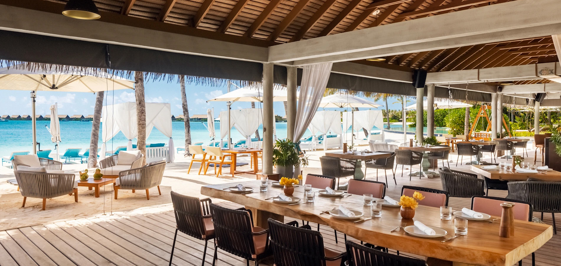 马尔代夫伊挞富士岛华尔道夫酒店 background