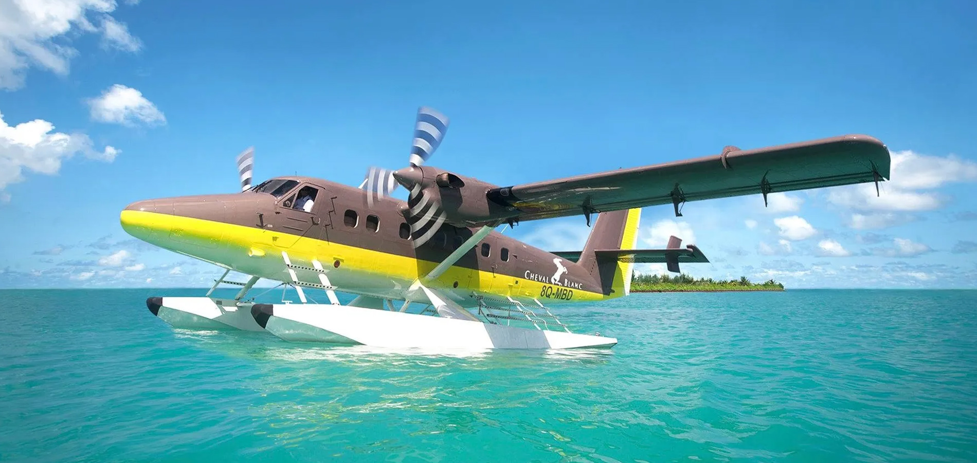 马尔代夫兰德赫利白马酒店 background