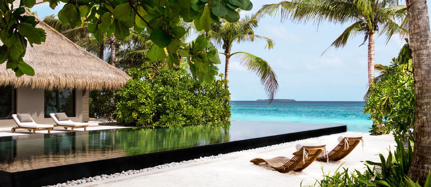 马尔代夫兰德赫利白马酒店 background