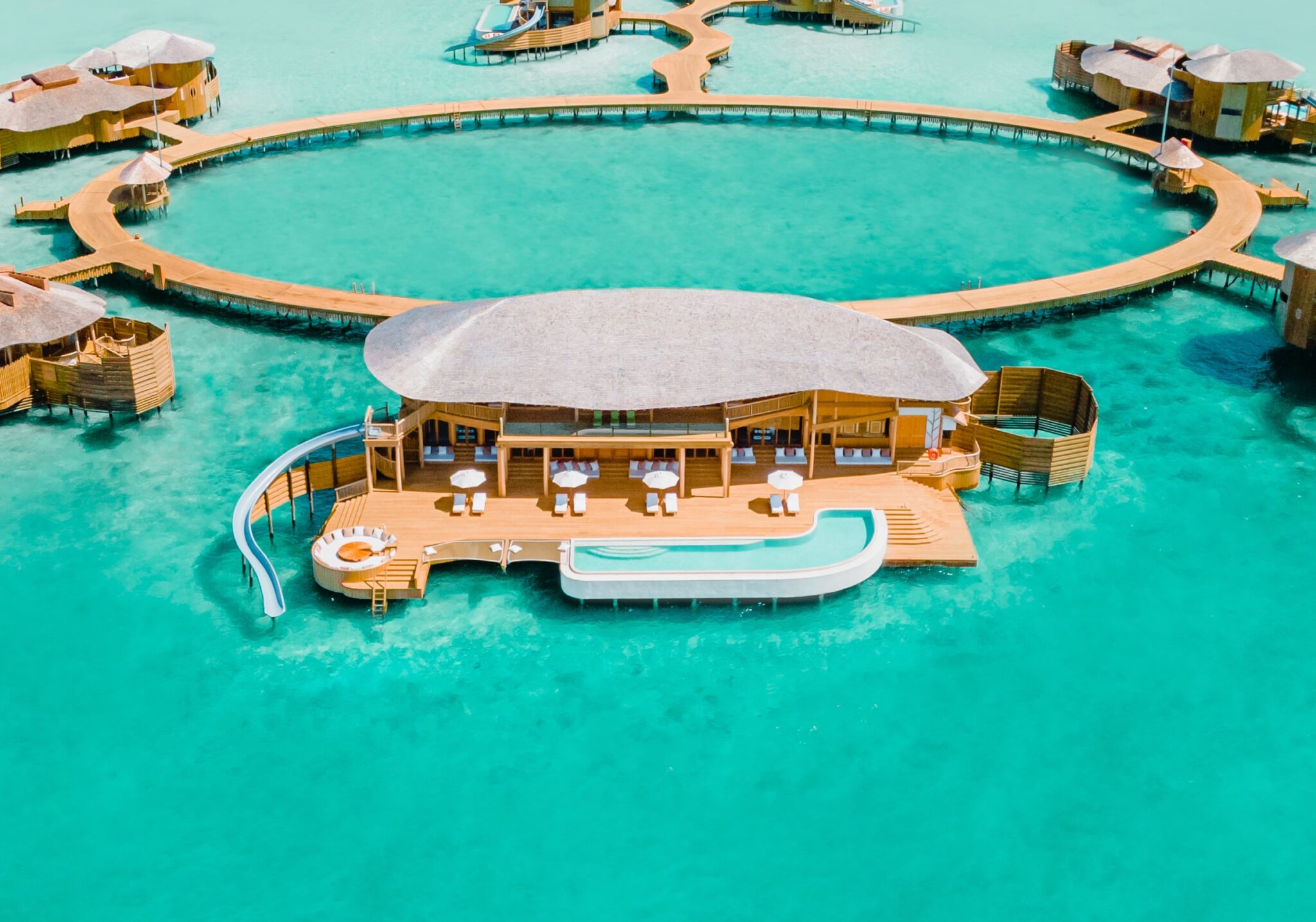 索尼娃贾尼酒店 background