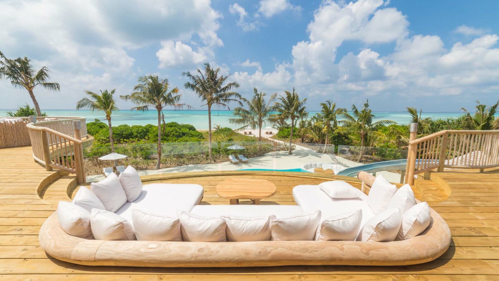 索尼娃贾尼酒店 background