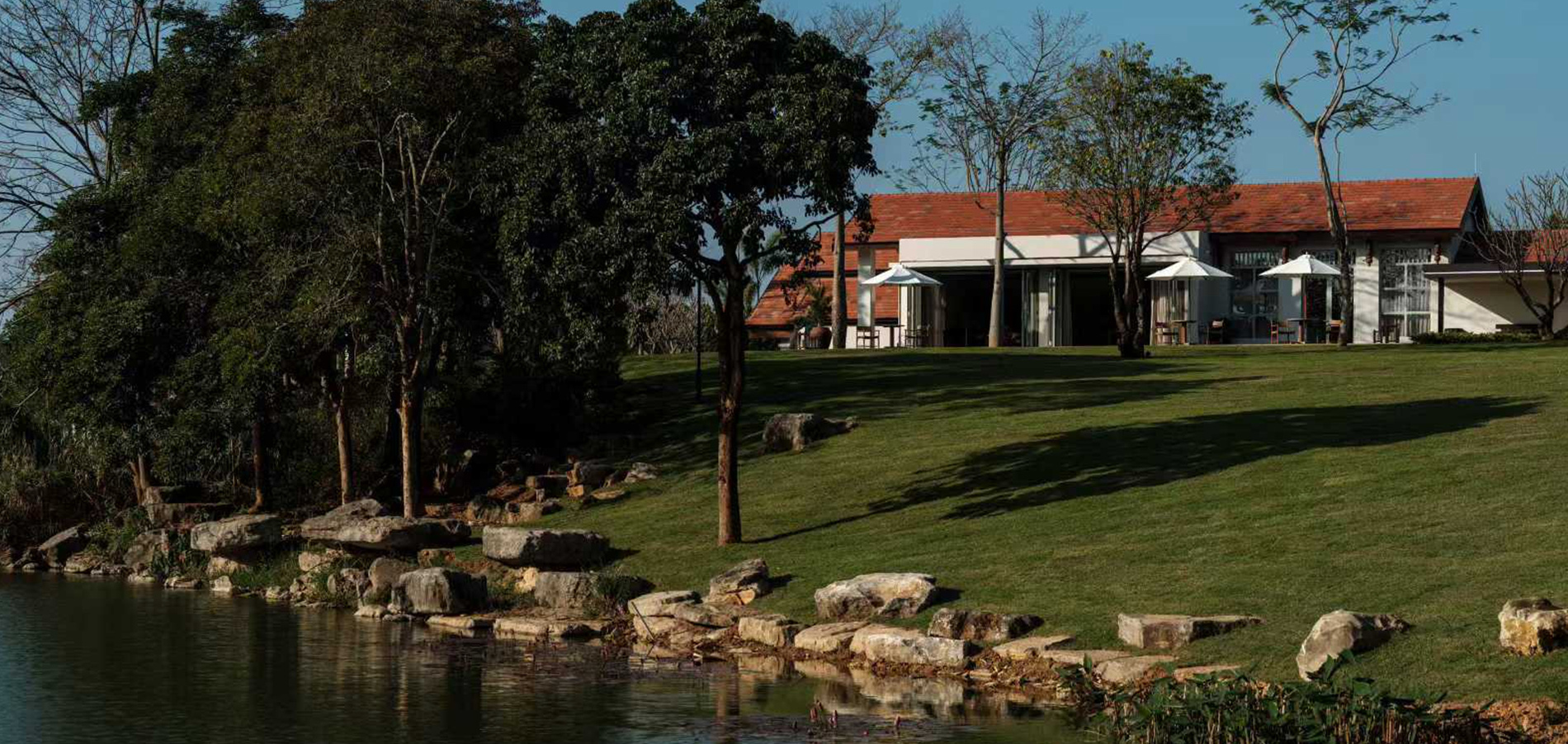 崇左传奇阿瓦那谧境庄园 background