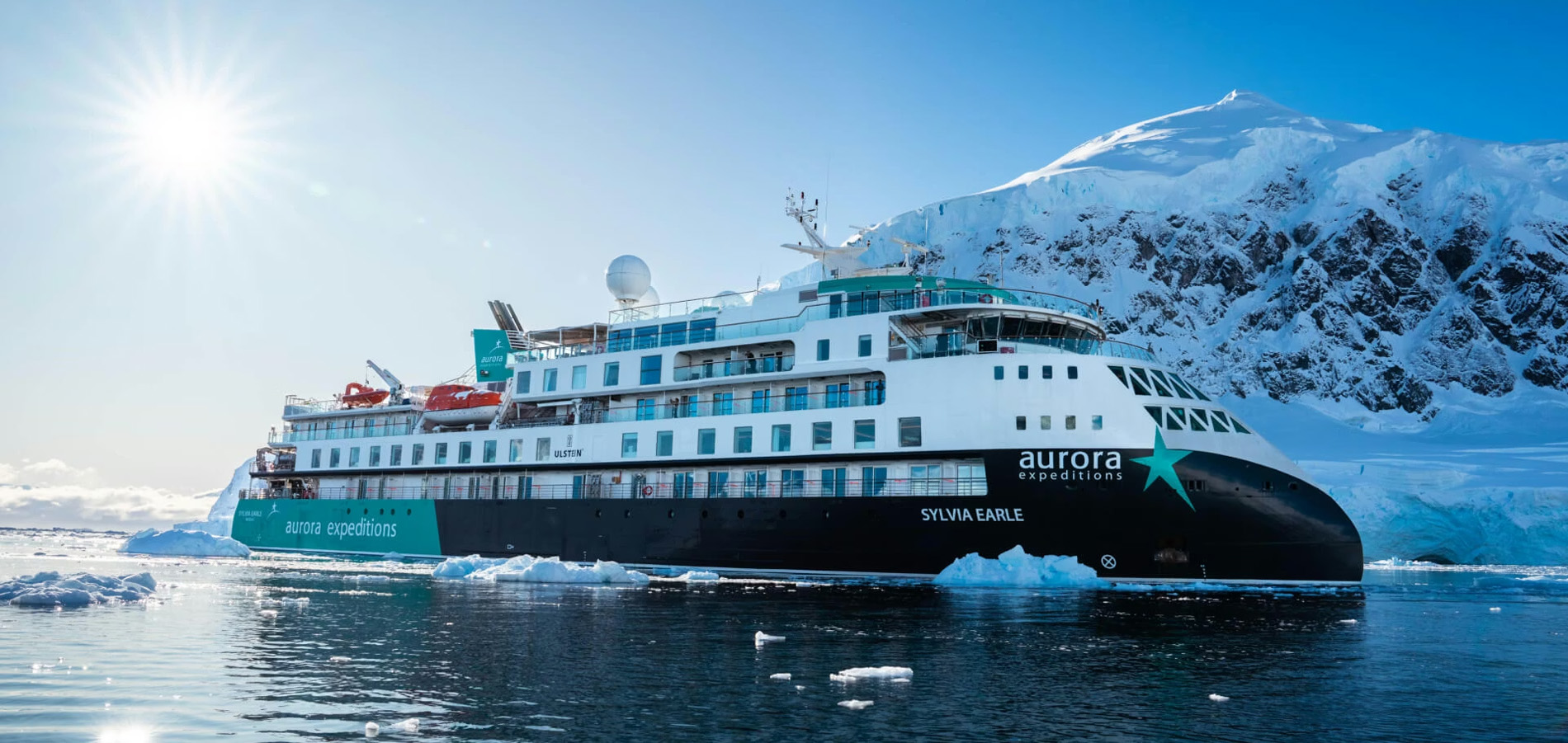 极光探险邮轮 background