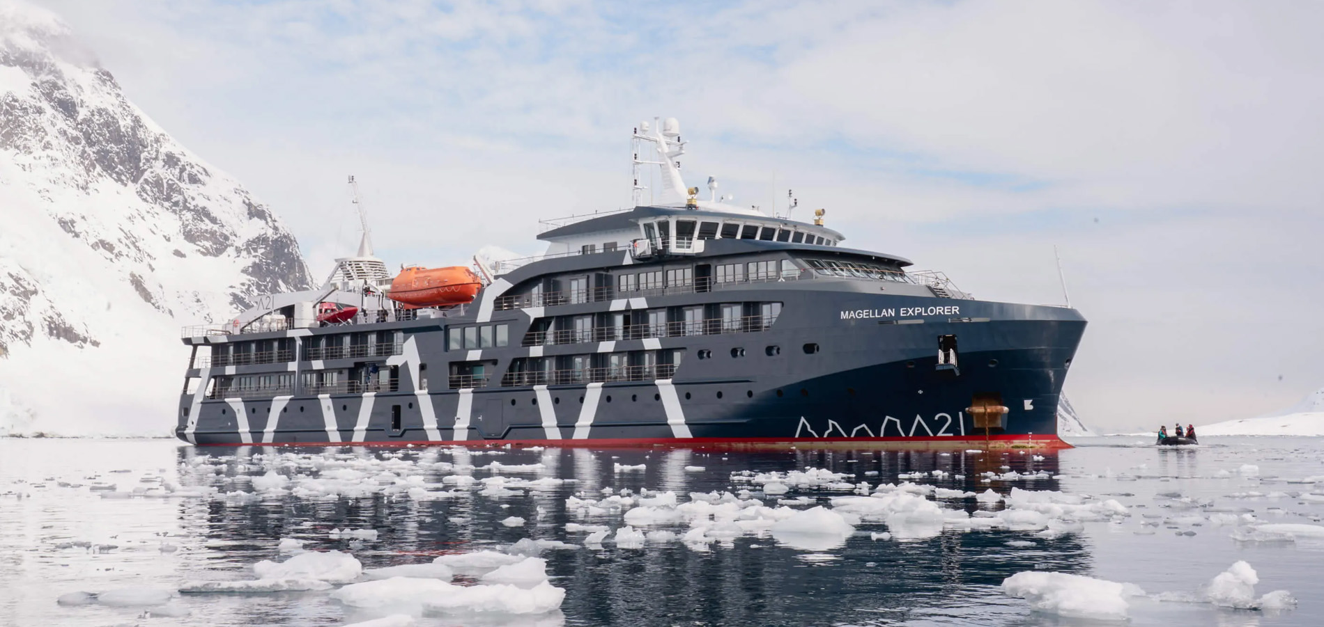 麦哲伦探险者 background