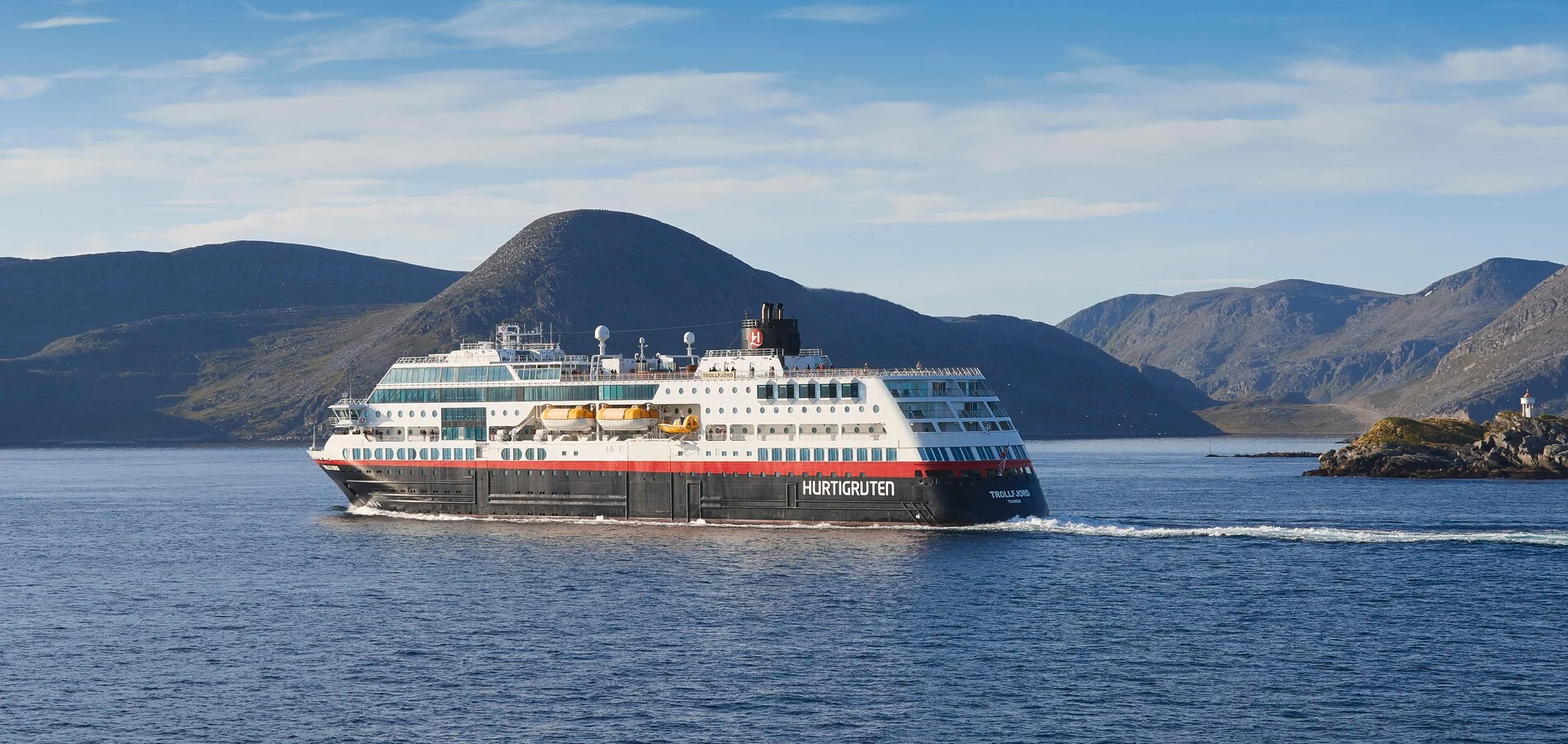 海达路德邮轮 background