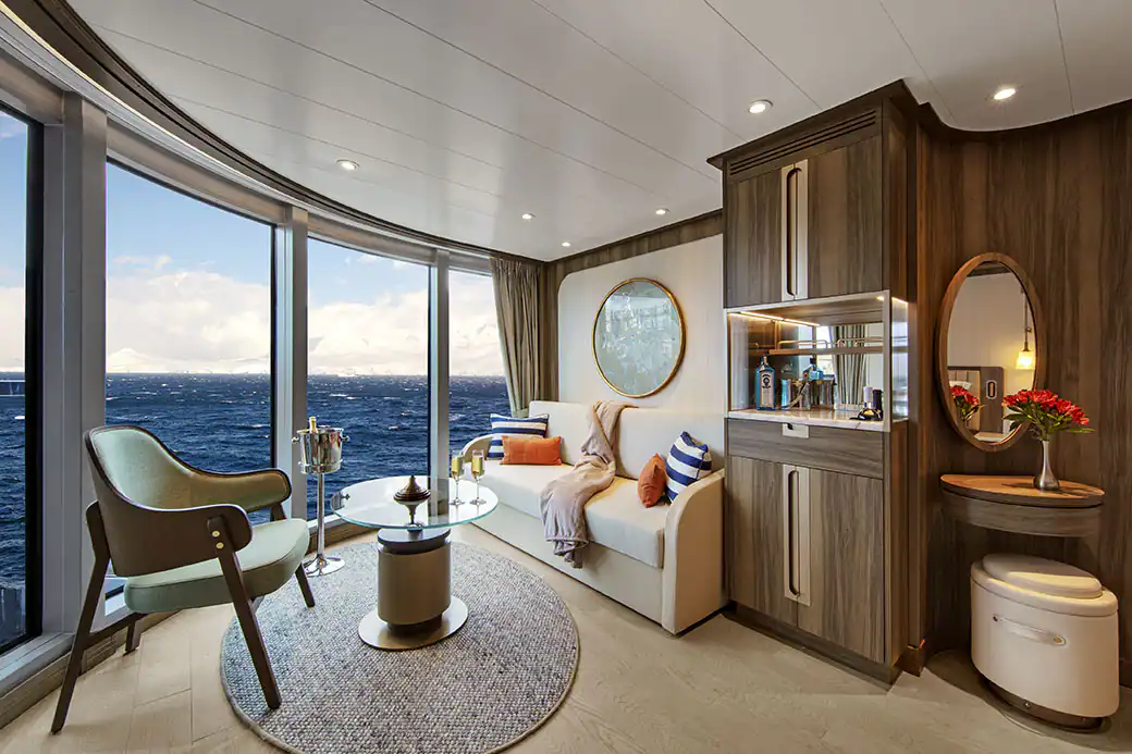 3 Seabourn Venture-Panorama Penthouse Suite-002